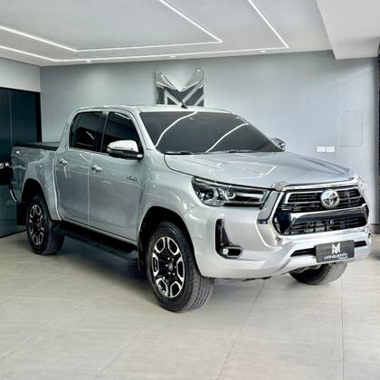 TOYOTA HILUX 2.8 D-4D TURBO DIESEL CS 4X4 MANUAL